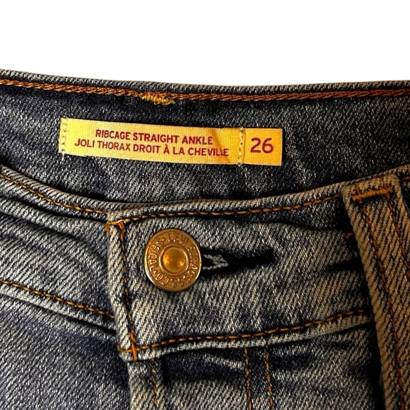 Levi's Women's Ribcage Straight Ankle Cut Off Jeans- Size 26 - Picture 8 of 13